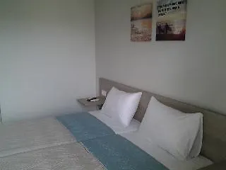 Lola's Aparthotel