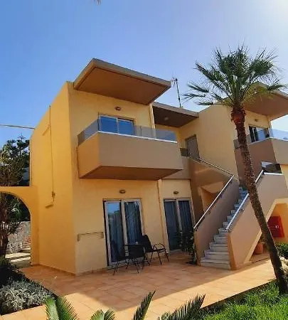 Lola's Platanias (Crete)