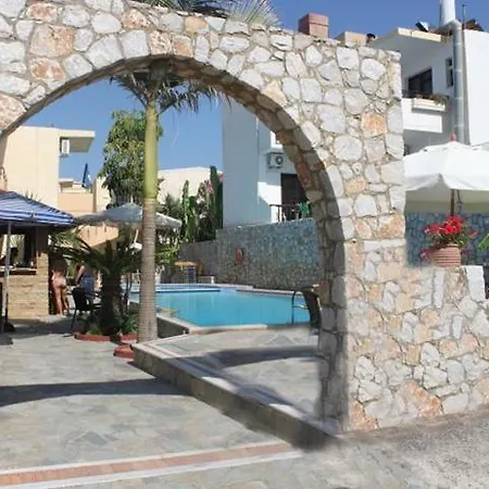Lola's Aparthotel