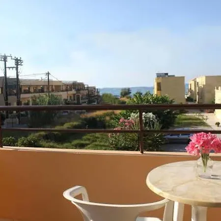 Lola's Aparthotel
